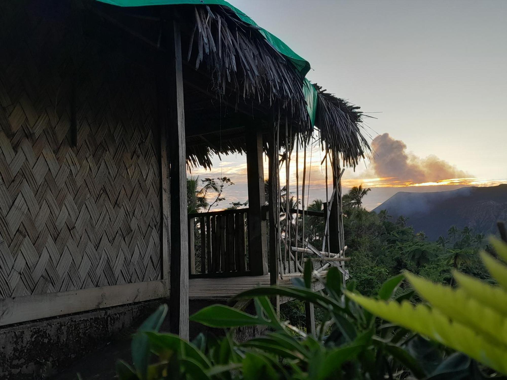 Yasur View Bungalow And Tree House Hotel White Sands Exterior photo