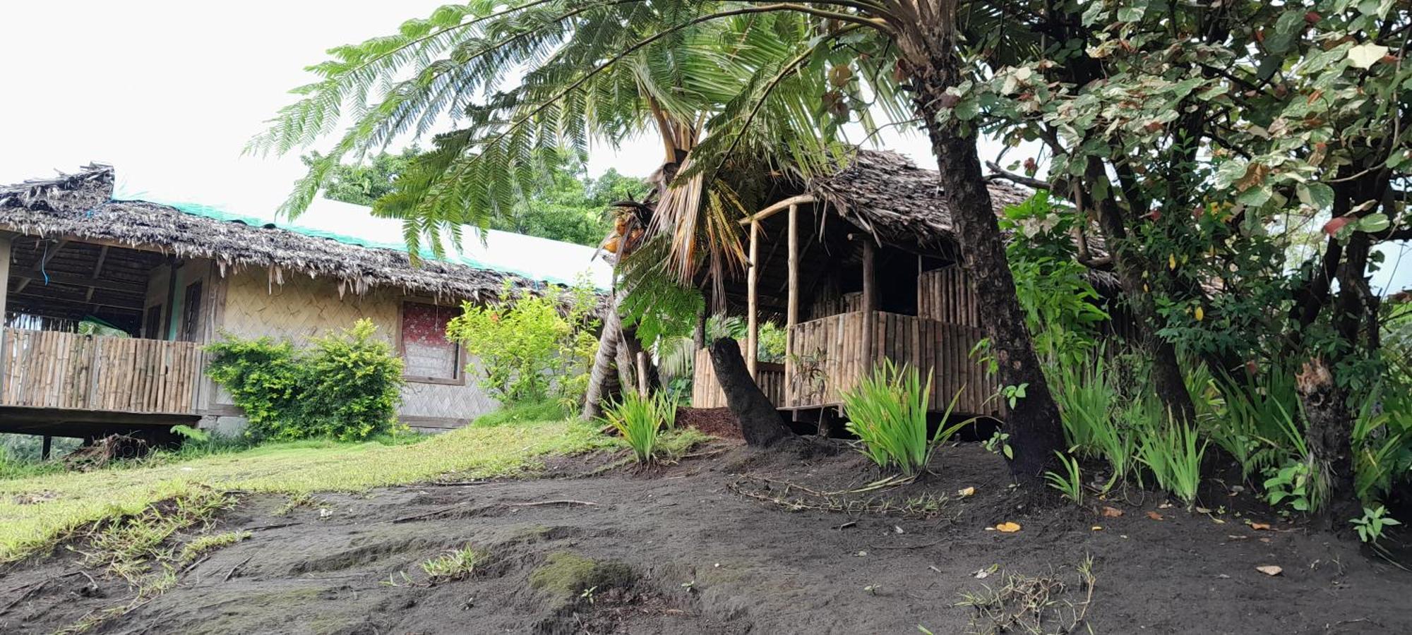 Yasur View Bungalow And Tree House Hotel White Sands Exterior photo