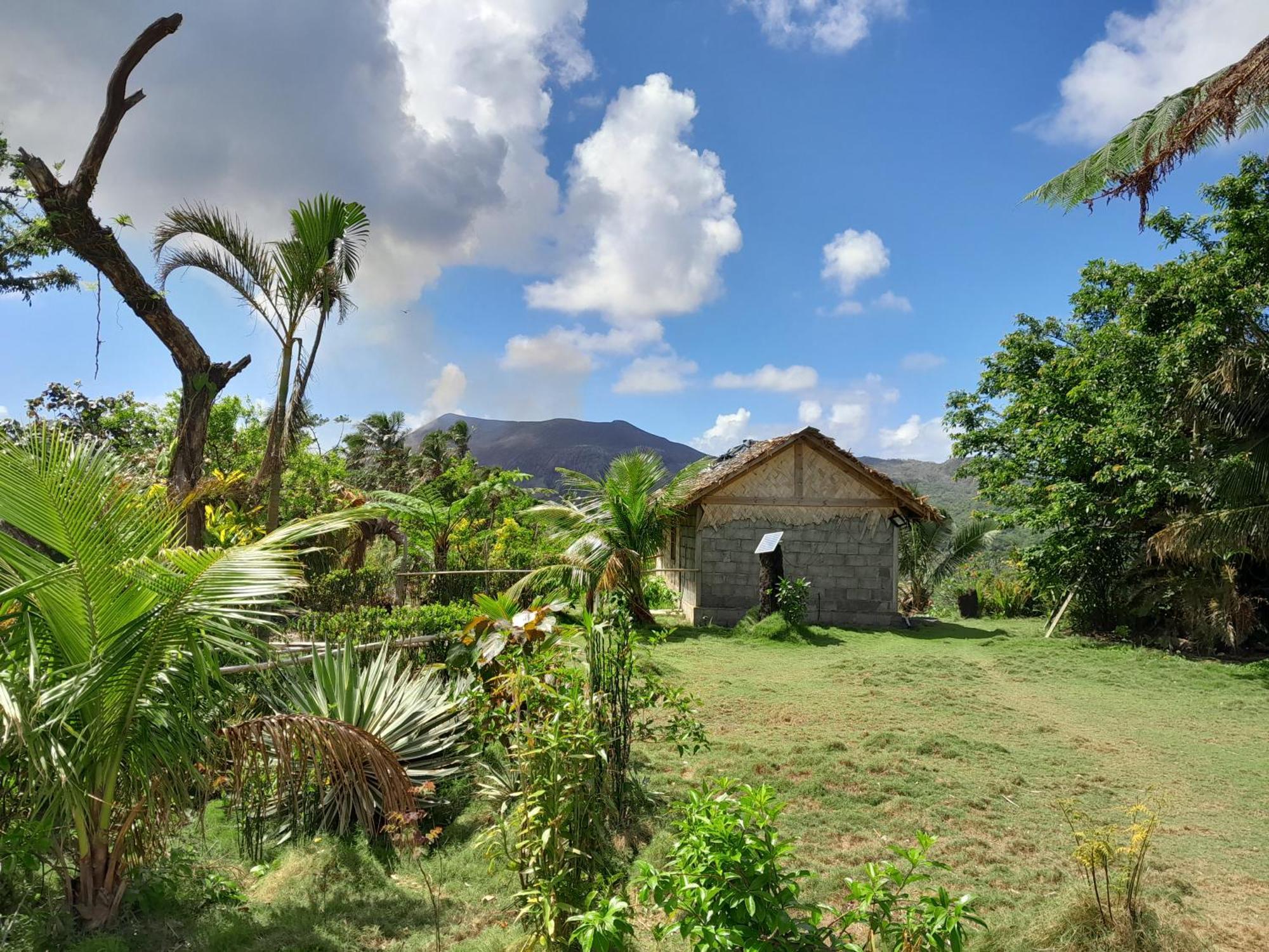 Yasur View Bungalow And Tree House Hotel White Sands Exterior photo