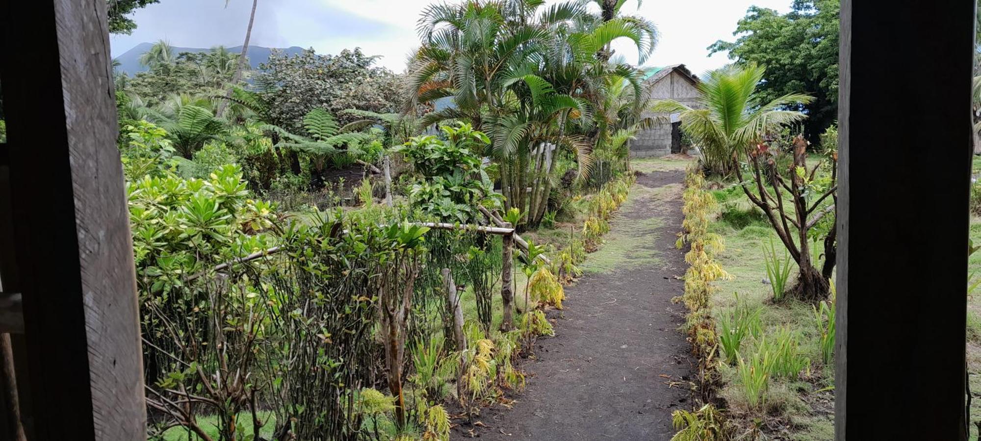 Yasur View Bungalow And Tree House Hotel White Sands Exterior photo